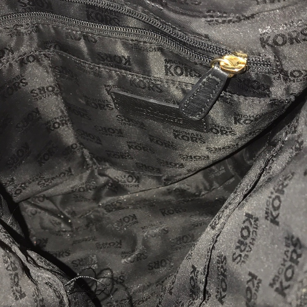 ❗️❗️*SOLD** ❗️❗️Authentic Micheal Kors purse - Picture 3 of 3